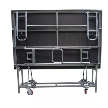 Praktické skládací pódium s kobercovým povrchem