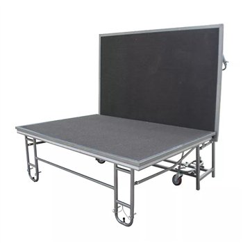 Praktické skládací pódium s kobercovým povrchem